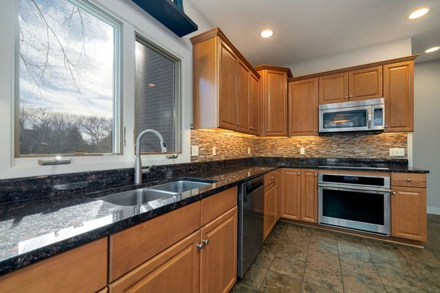 5315 Woodland Pond Lane, Loves Park, IL 61111