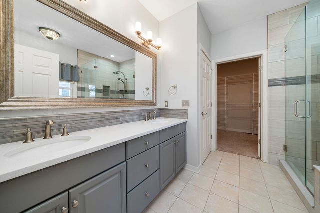 5315 Woodland Pond Lane, Loves Park, IL 61111