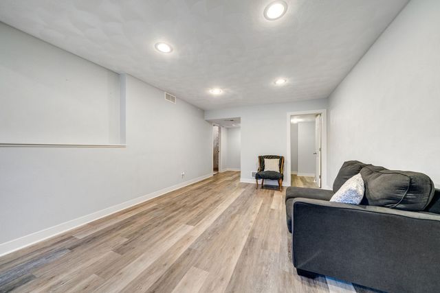 5315 Woodland Pond Lane, Loves Park, IL 61111