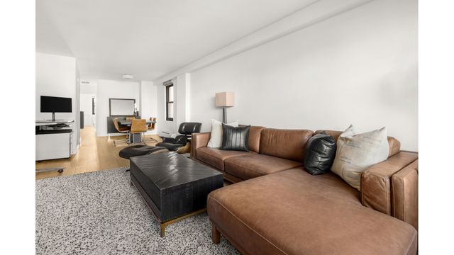 210 E 15th St Apt 9L, New York City, NY 10003