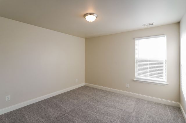 1009 Ellington Dr, Gallatin, TN 37066