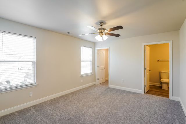 1009 Ellington Dr, Gallatin, TN 37066