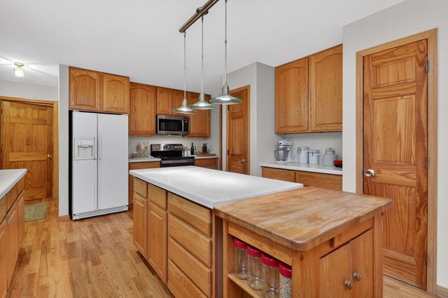 2039 Bernadette Lane, Yorkville, IL 60560
