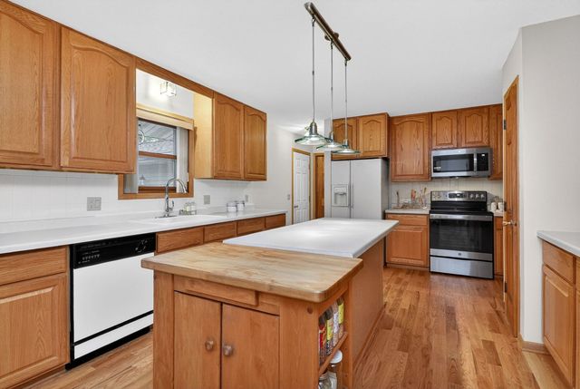 2039 Bernadette Lane, Yorkville, IL 60560