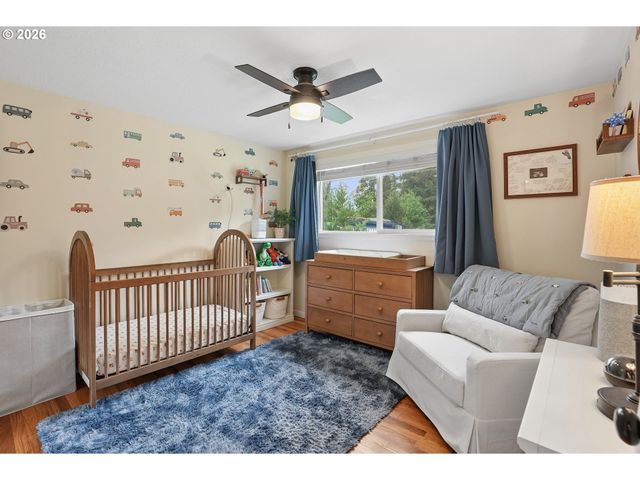 18620 S GREENVIEW Dr, Oregon City, OR 97045
