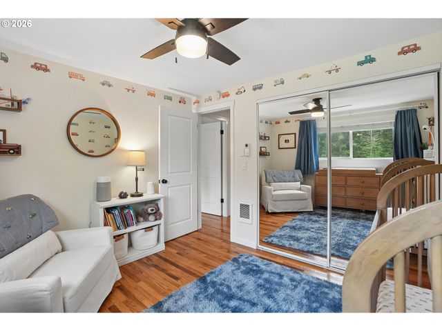 18620 S GREENVIEW Dr, Oregon City, OR 97045