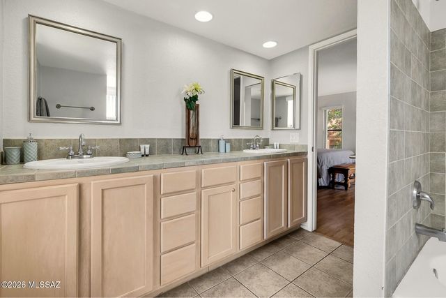 5051 N Sabino Canyon Rd Unit 2142, Tucson, AZ 85750