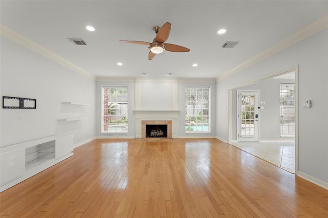 14 Sterling Court, Sugar Land, TX 77479