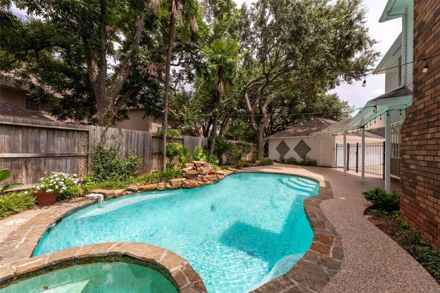 14 Sterling Court, Sugar Land, TX 77479