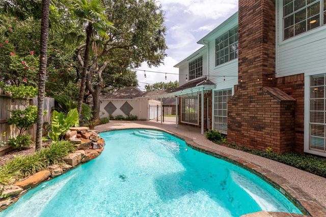 14 Sterling Court, Sugar Land, TX 77479