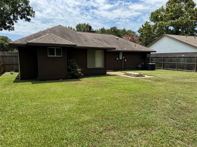 10014 Sand Pass Lane, Houston, TX 77064