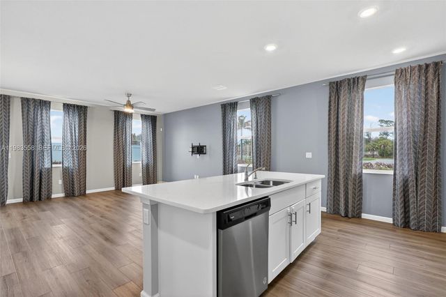 5610 SE Edgewater Circle, Stuart, FL 34997