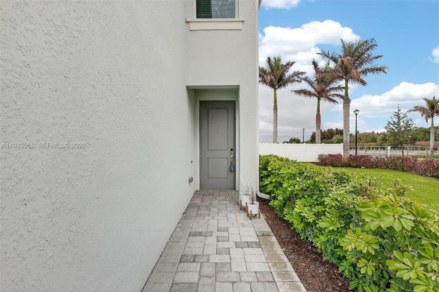 5610 SE Edgewater Circle, Stuart, FL 34997