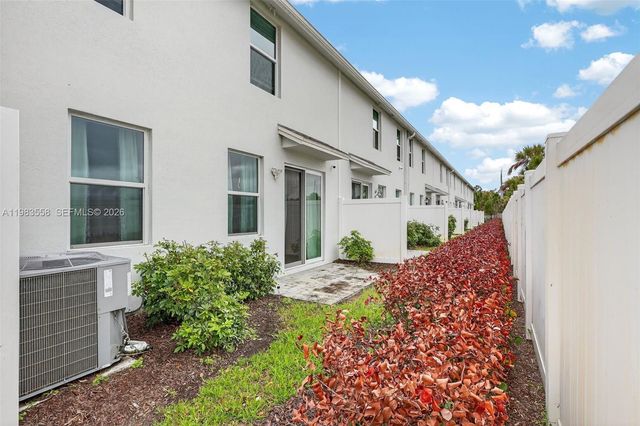 5610 SE Edgewater Circle, Stuart, FL 34997
