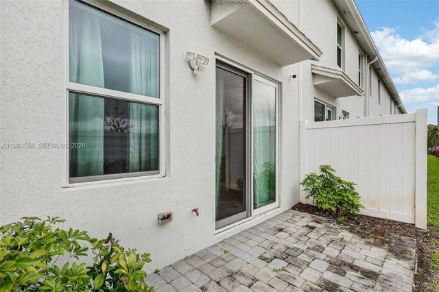 5610 SE Edgewater Circle, Stuart, FL 34997