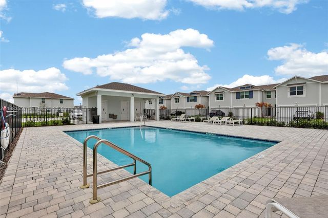 5610 SE Edgewater Circle, Stuart, FL 34997