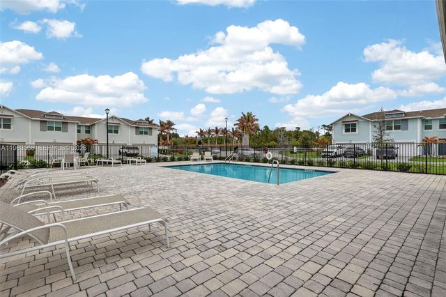 5610 SE Edgewater Circle, Stuart, FL 34997