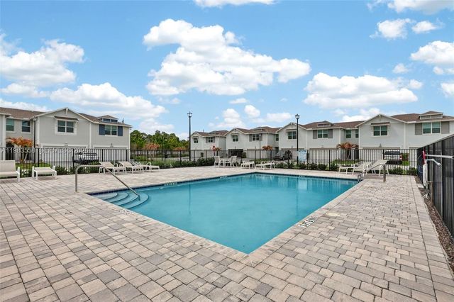 5610 SE Edgewater Circle, Stuart, FL 34997
