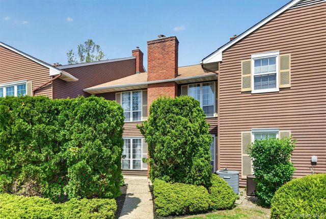 43 The Rise, Warwick, NY 10990