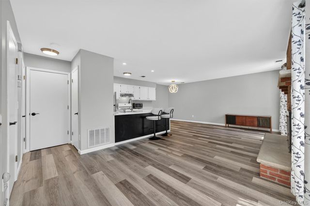 43 The Rise, Warwick, NY 10990