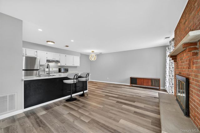 43 The Rise, Warwick, NY 10990