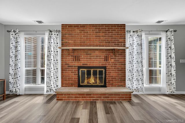 43 The Rise, Warwick, NY 10990
