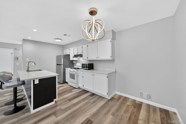 43 The Rise, Warwick, NY 10990