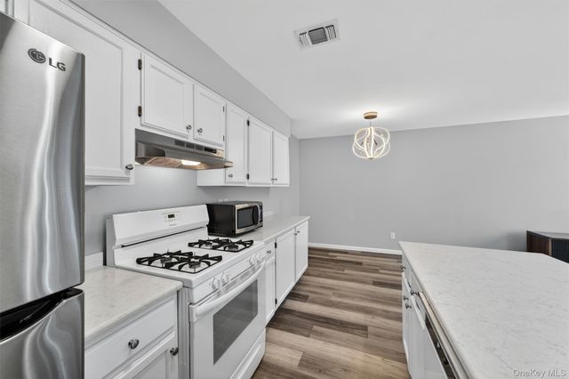43 The Rise, Warwick, NY 10990