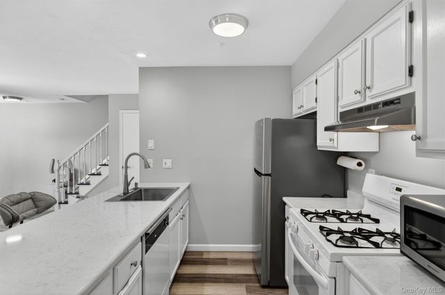 43 The Rise, Warwick, NY 10990