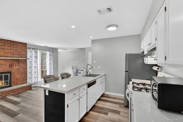 43 The Rise, Warwick, NY 10990