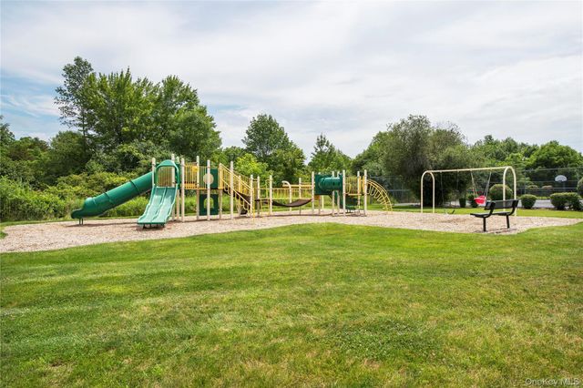 43 The Rise, Warwick, NY 10990