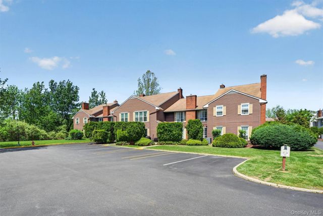 43 The Rise, Warwick, NY 10990
