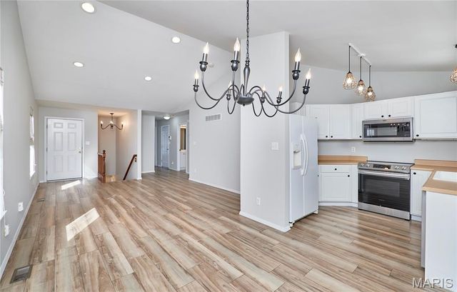 4948 Hurstborough Court, Hazelwood, MO 63042