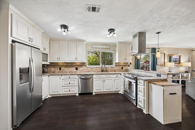 6223 Vinewood Lane, League City, TX 77573