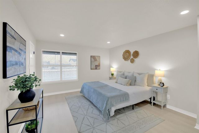 131 Meadow Valley LOOP, Jarrell, TX 76537