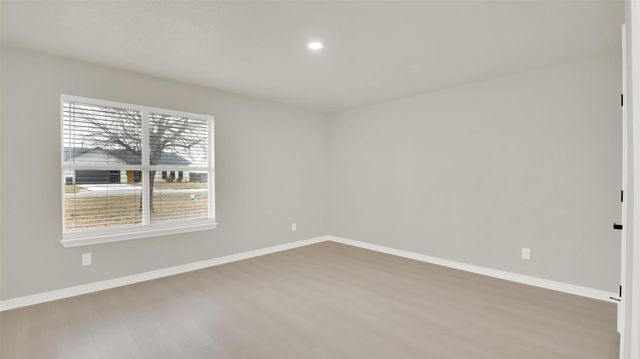 131 Meadow Valley LOOP, Jarrell, TX 76537