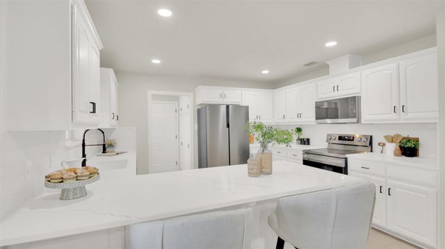 131 Meadow Valley LOOP, Jarrell, TX 76537