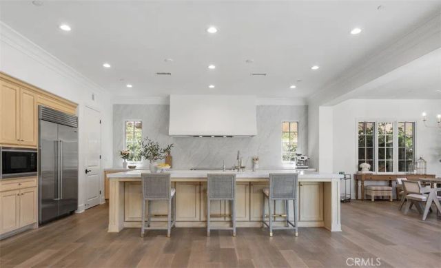 117 Andirons, Irvine, CA 92602