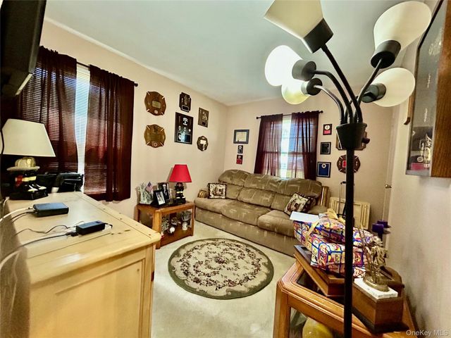 19 Sandpiper Lane, Coram, NY 11727