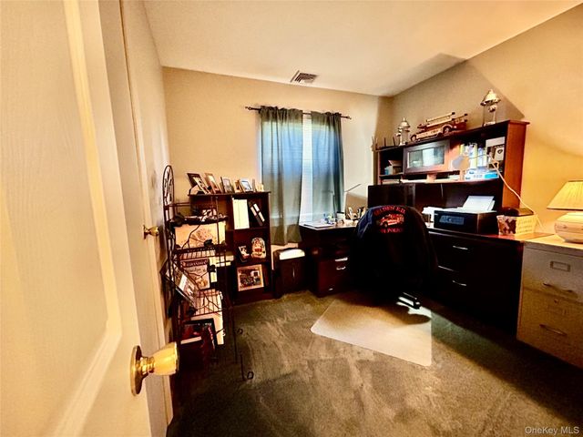 19 Sandpiper Lane, Coram, NY 11727
