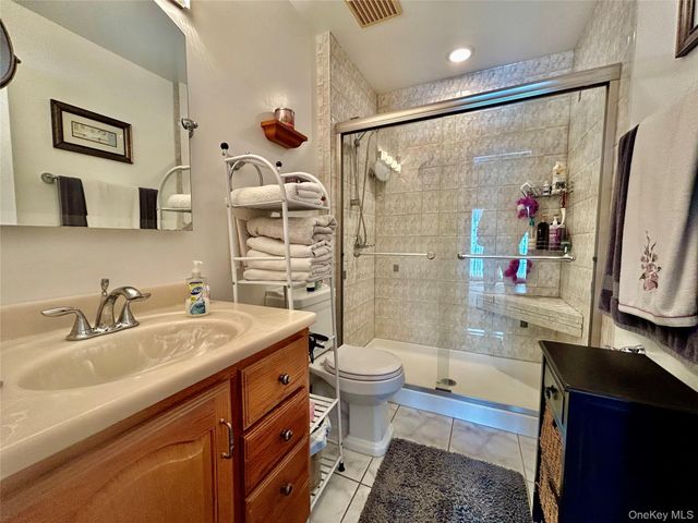 19 Sandpiper Lane, Coram, NY 11727