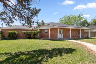 200 Red Oak Lane, Ingram, TX 78025