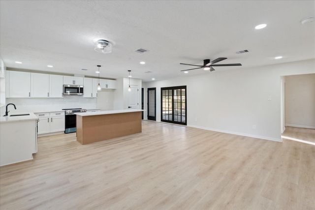 10403 Winding Trail Road, La Porte, TX 77571