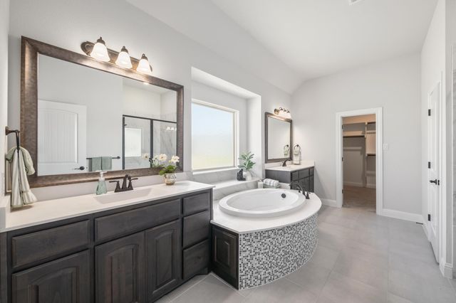 2011 Spieth Street, Granbury, TX 76048