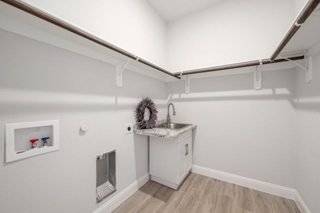 2011 Spieth Street, Granbury, TX 76048