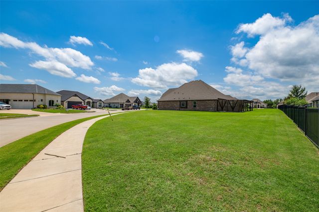 2011 Spieth Street, Granbury, TX 76048