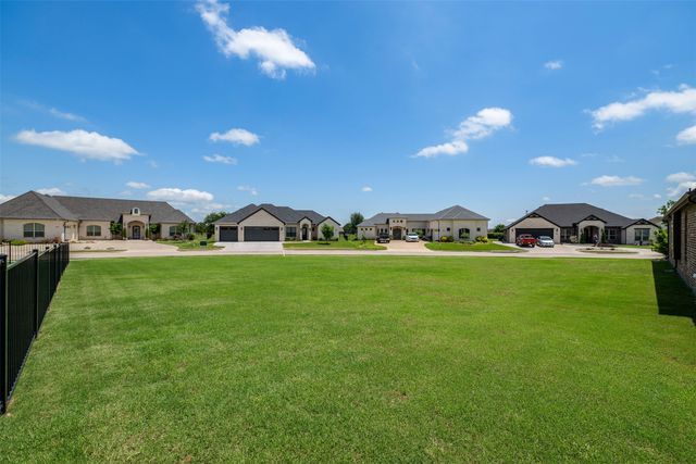 2011 Spieth Street, Granbury, TX 76048