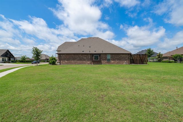 2011 Spieth Street, Granbury, TX 76048