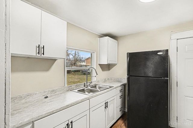 802 Seventeenth Avenue, Middletown, OH 45044