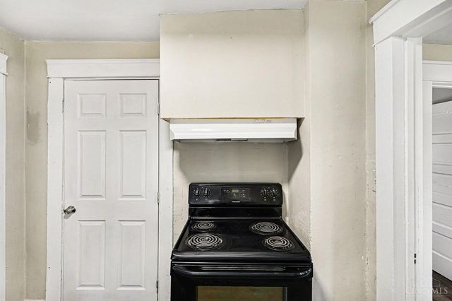 802 Seventeenth Avenue, Middletown, OH 45044